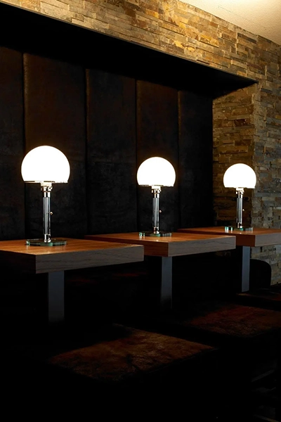 Wagenfeld Lampe im Bauhaus Stil