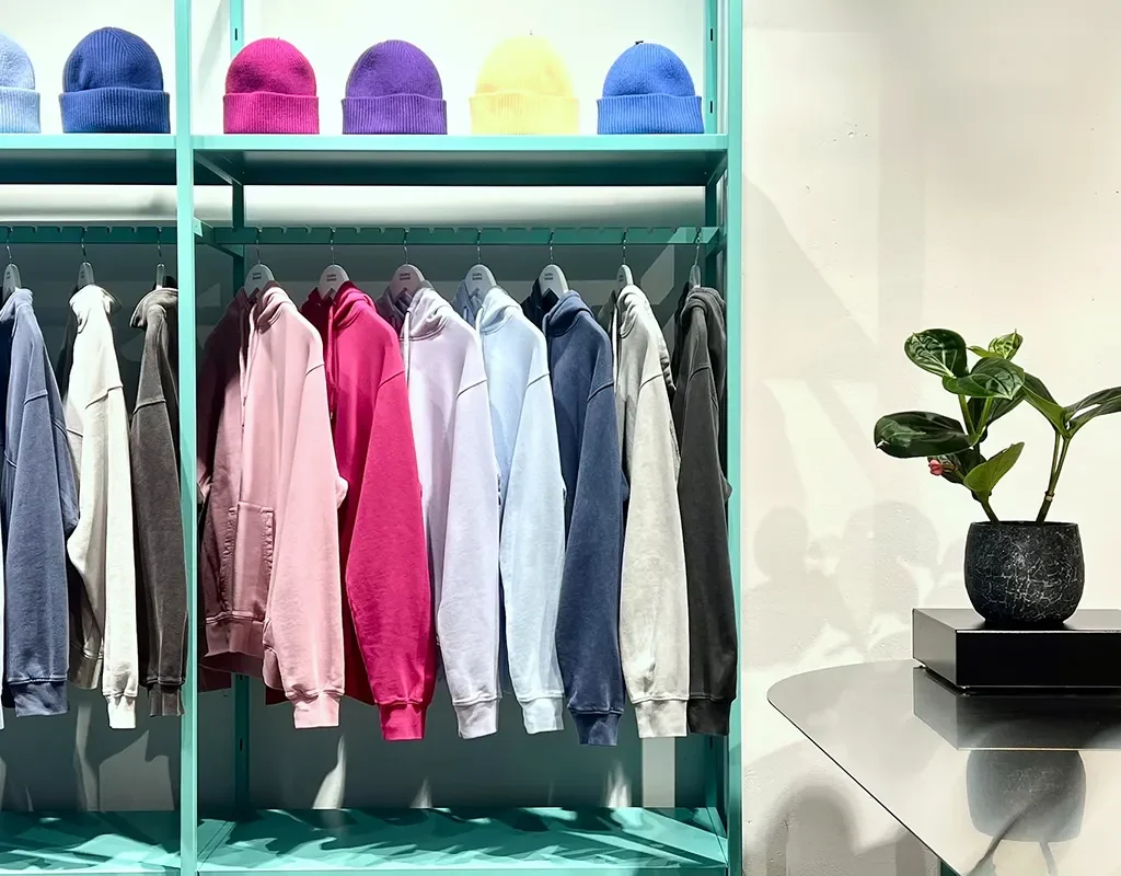 Colorful Standard Klamotten